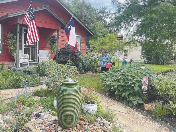 GARDEN TOUR