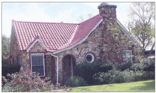 Rock house receives historical marker