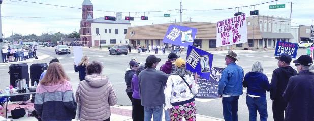 With music blasting and horns honking, downtown Rockdale was a lively atmosphere on Saturday morning.