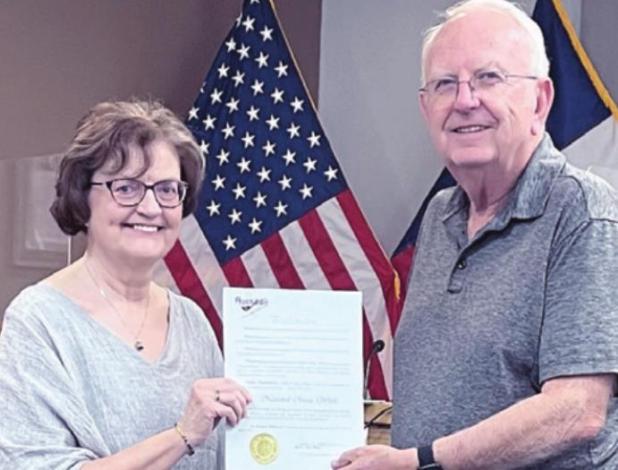 Larkin resigns from city council before election