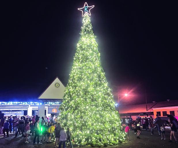 A little rain did not dampen the spirits of attendees of RDA’s annual Christmas Tree Lighting on Thursday at Wolf Park