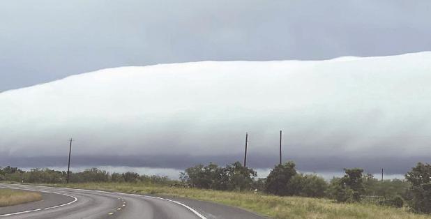 STRANGE CLOUD