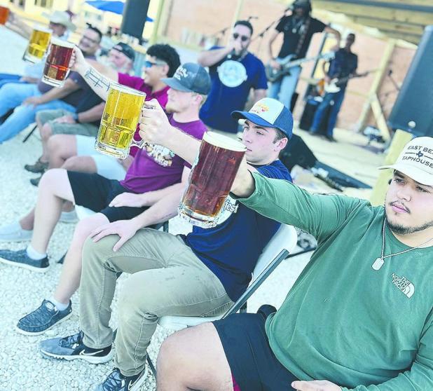STEIN HOLDING CONTEST