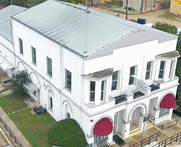 Offer to buy Old City Hall