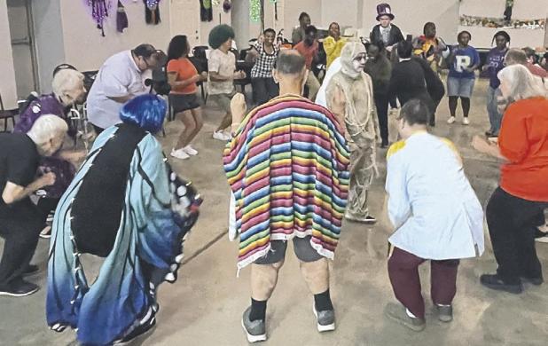 CHICKEN DANCE