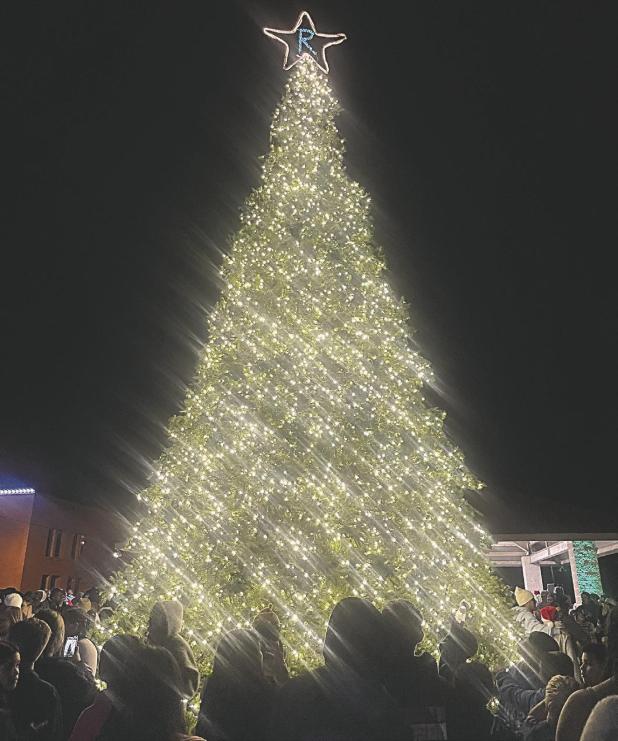 Tree lighting a big success Thursday