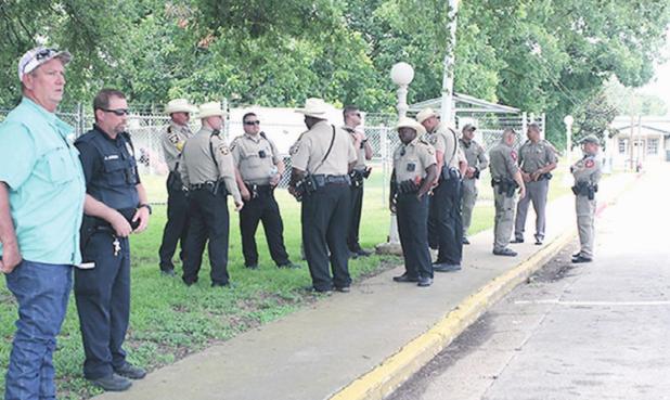 Supremacist rally in Lexington fizzles