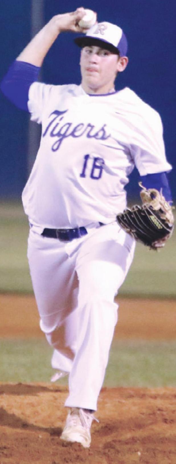Bees sting Tiger playoff chances