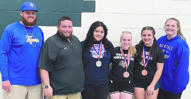 Segovia, Perry qualify for state meet