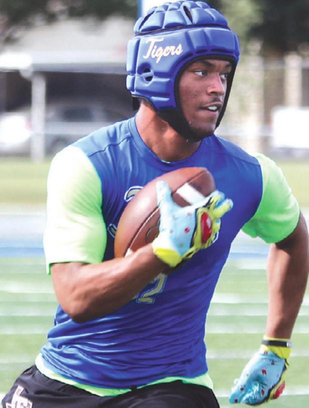 Texas Football magazine picks Rockdale for post-season