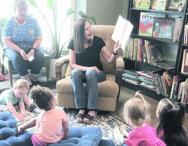 READING TO THE KIDS
