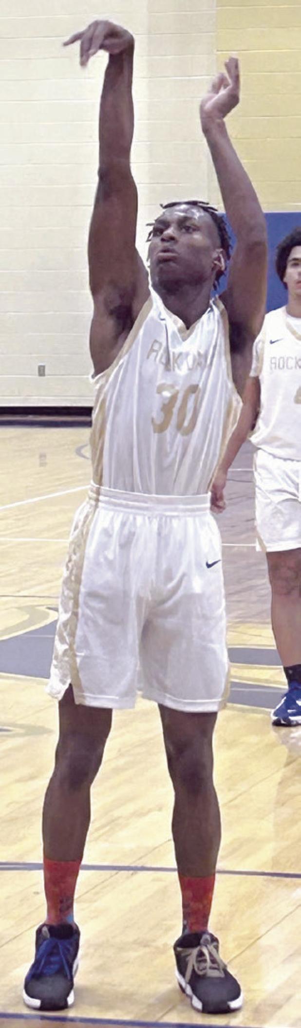 De’Andre Stephens (30) led the Tigers against Mumford last week in Tiger Gym with 11 points. The Tigers lost the game against the Mustangs,