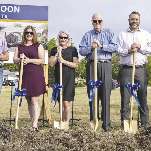 GROUNDBREAKING— Classic Bank held a groundbreaking for its newest location in Thorndale on Sept. 2 at 204 US 79. Shown are (L-R) Haley Leopold, Julie Korenek, Kellie Hairston, Andrew Harper, Jim Camp, Sara Kostroun, D’Ann Williams, Terry Richter, Dan Nicholas, Jaylyn Respondek, Clayton Nietsche, Richard Daniel and Gary Pietsch.