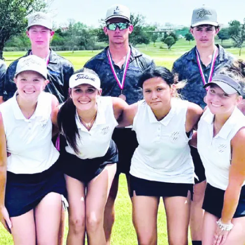 Rockdale golf teams participated in the district tournament last week at Sammons Golf Course in Temple. Those playing were (front row, L-R) Brynlee Williams, Paisly Fisher, Hannah McKie, Bella Alexander; (back row, L-R) Chase Nadeau, Zeb Skrhak, Mason Lillard, Chase White, Shawn McKie. Photo by Trey Young