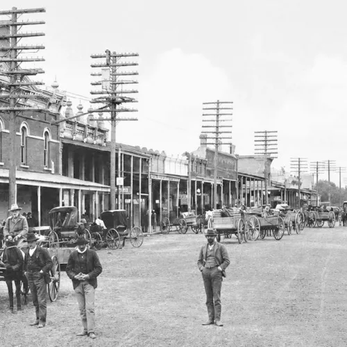 In 1910 there was a well at Main Street and Cameron Avenue from which this photo was taken.