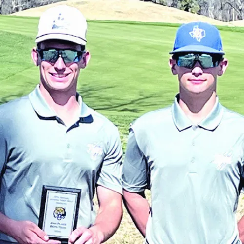 SECOND PLACE— The Rockdale Tiger golf teams played in the ShadowGlen Tournament in Manor last week with both boys and girls teams taking second place. Playing for the boys (above) were (L-R) Shawn McKie, Mason Lillard, Kade Lillard and Zeb Skrhak. Participating for the girls (below) were (L-R) Isabella Alexander, Hannah McKie, Paisly Fisher and Brynlee Williams. Photos by Rockdale Tigers Athletics